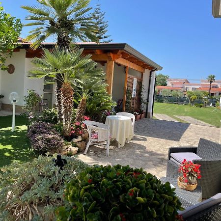 Villa Cecilia Bed And Breakfast Cellole Dış mekan fotoğraf